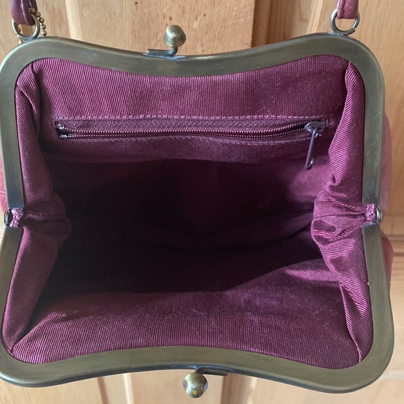 Etra embossed purse style, Crossbody bag - Picture 3 of 12